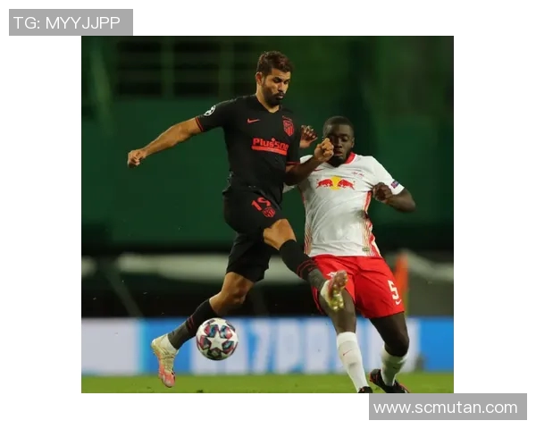 乌帕梅卡诺谢队友跻身顶卫——钢铁硬汉的荣耀之路